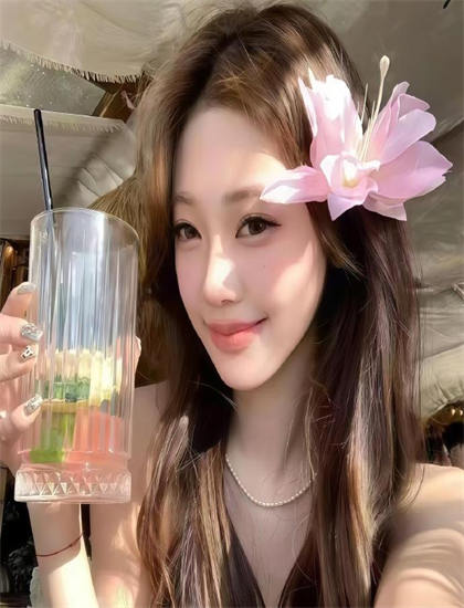 专业科幻片评论：《气垫传奇》的技术创新与艺术成就 ——深入探索科幻片的艺术世界